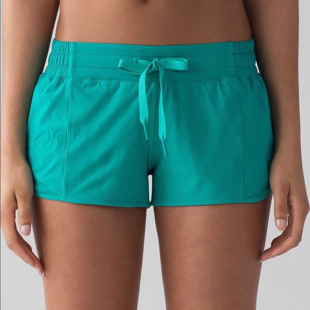 Lululemon hottie hot shorts 2 1/2”